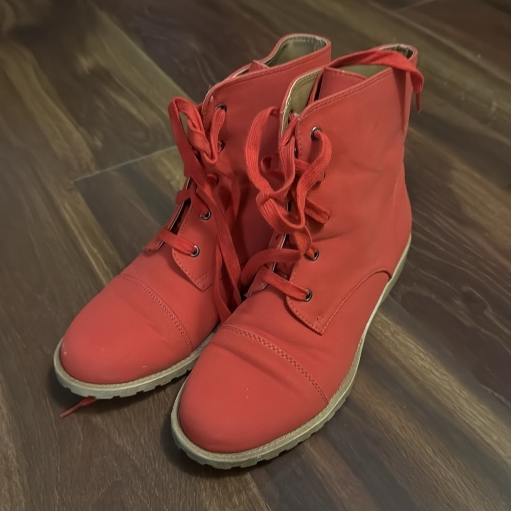 🌿SALE🌿MICHAEL ANTONIO Women's Red Lace-Up Boots size 6.5